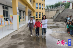 学校还预备了应急练习训练所需的药材和场地